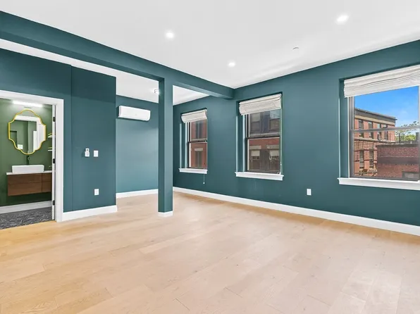 166 Salem St APT 8, Boston, MA 02113