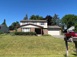 22581 Sheridan Rd, Novi, MI 48375