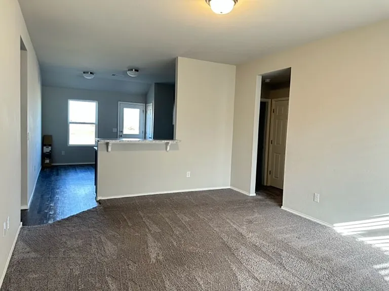 411 SE 5th Ter — Photo 3