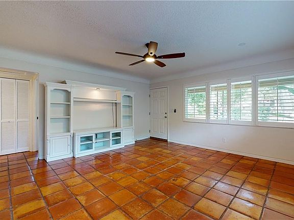 3rd image of 511 Villa Grande Ave S