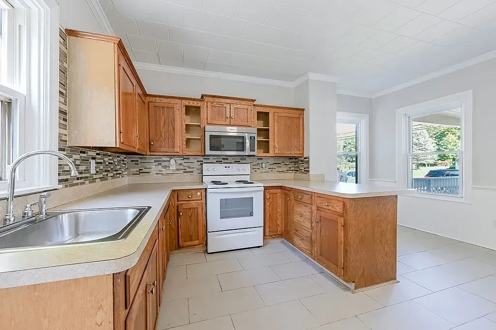 1 bed, 550 sqft, $1,700 — Photo 3