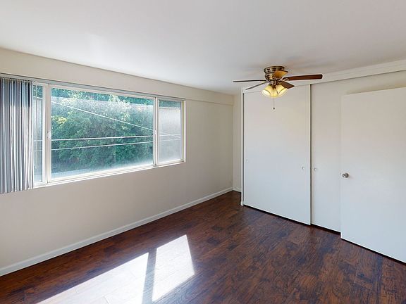 2nd image of 219 Bellevue Ave E #302