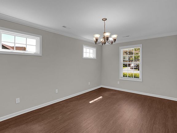 5th image of 26 Vintage Oak Ct