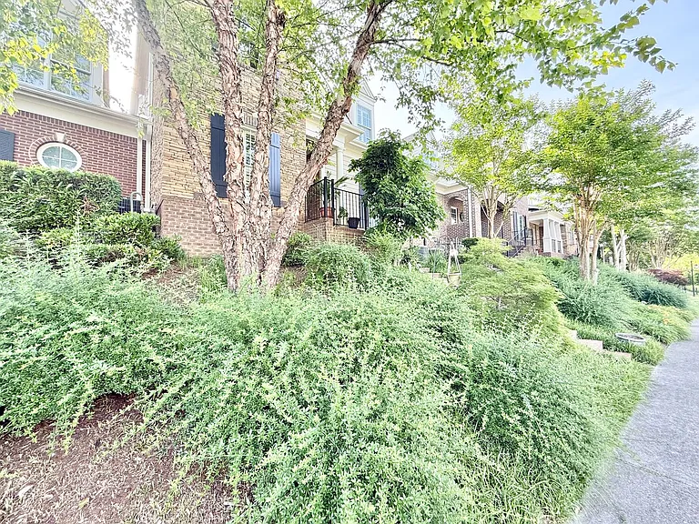 465 Chapel Grove Ln — Photo 2