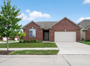 30034 Danvers Dr, Chesterfield, MI 48051