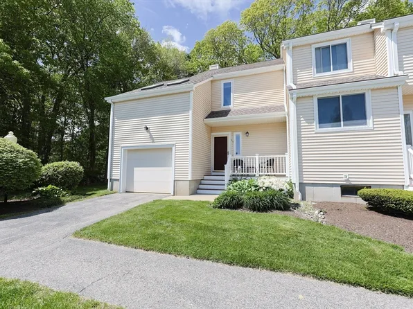 49 Gaslight Ln #49, North Easton, MA 02356