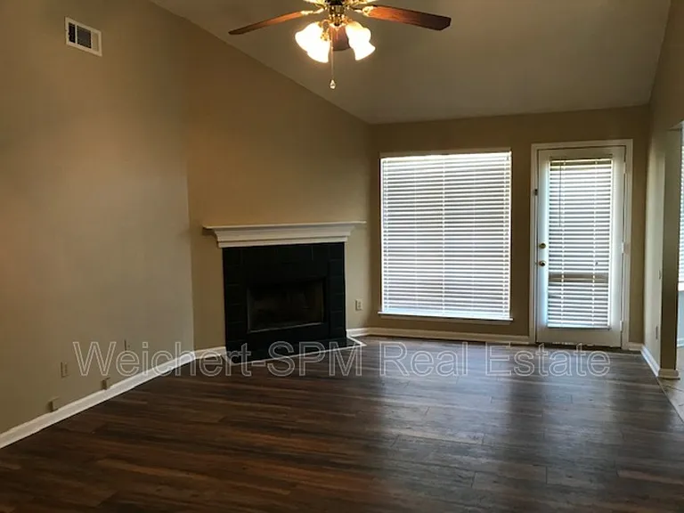 5616 Autumn Valley Dr — Photo 4