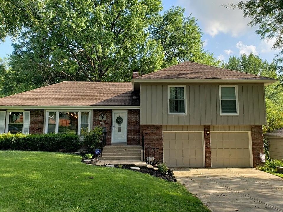 1st image of 609 W 109th Ter