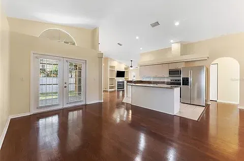 3 bed, 1694 sqft, $3,090 — Photo 2