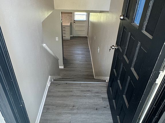 5th image of 4932 Powell Ave #4930