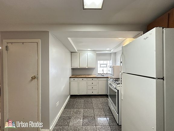 5th image of 2341 N Leavitt St #A02c