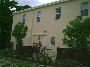 2nd image of 808 19th St Ste 2