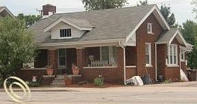 1st image of 418 N Main St