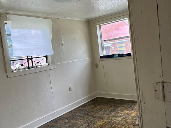 5th image of 755 W Gloster St