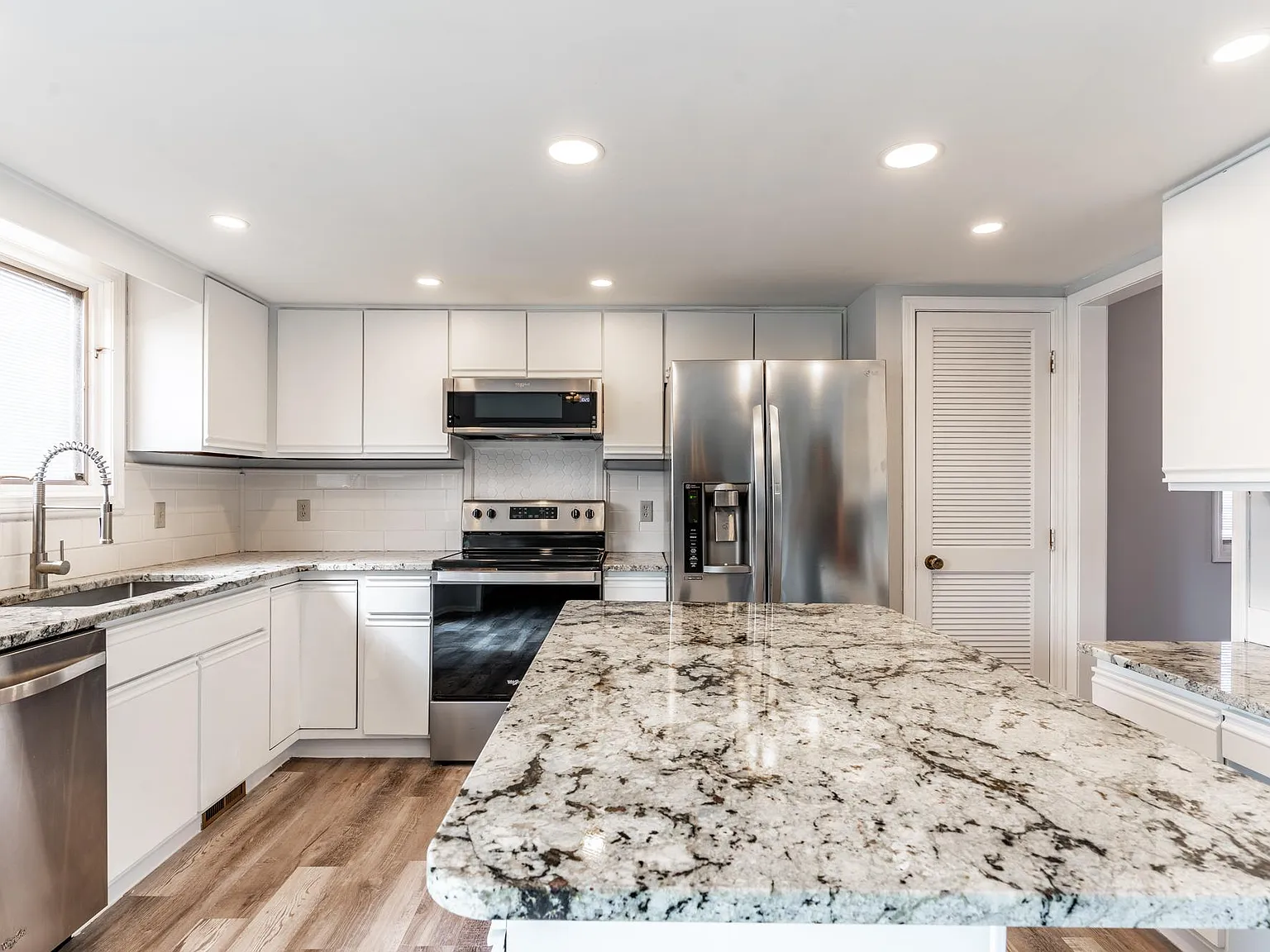 9303 La Bell Pl — Photo 3