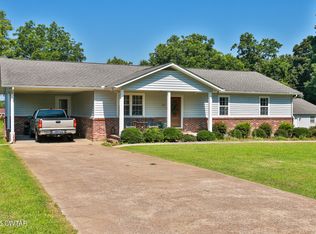 210 Woodrow St, Bradford, TN 38316