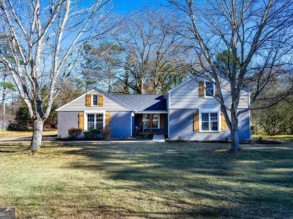 212 Woodfield Cir, Lagrange, GA 30240
