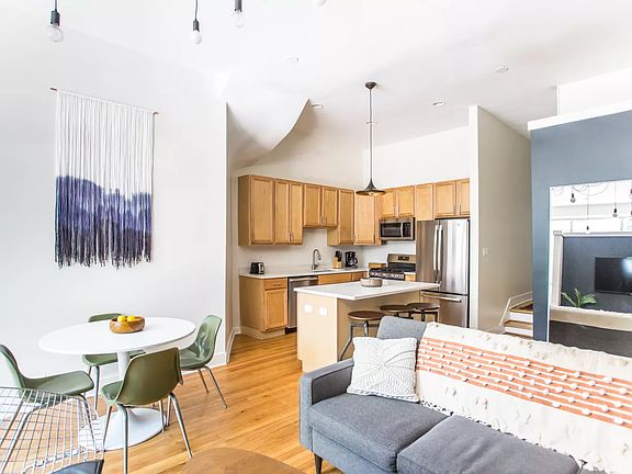 2nd image of 1807 W Cortland St #10482292