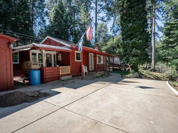 390 S Horseshoe Dr, Hathaway Pines, CA 95233