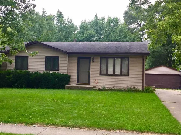 8316 Cadet Rd, Machesney Park, IL 61115