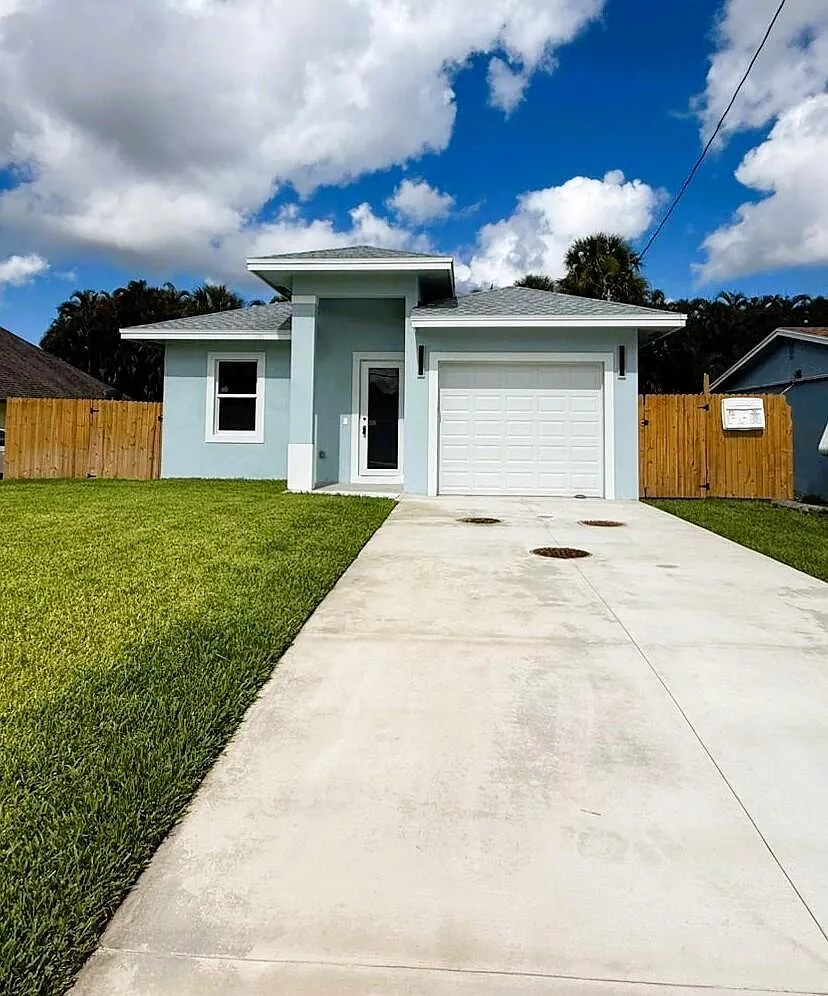 3 bed, 2.0 bath, 1367 sqft, $3,600 — Photo 1