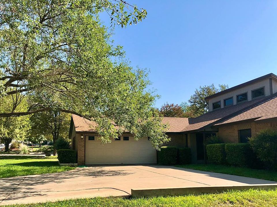 1st image of 215 Coronado Dr