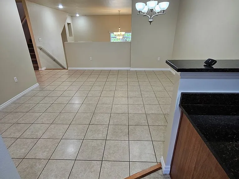 28 Fuller Cir — Photo 8