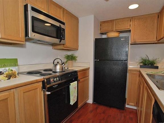 5th image of 7408 W Lake Sammamish Pkwy NE