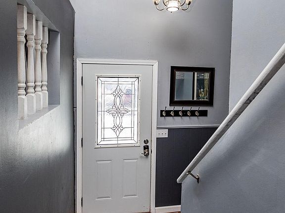 5th image of 324 Cherry Ct