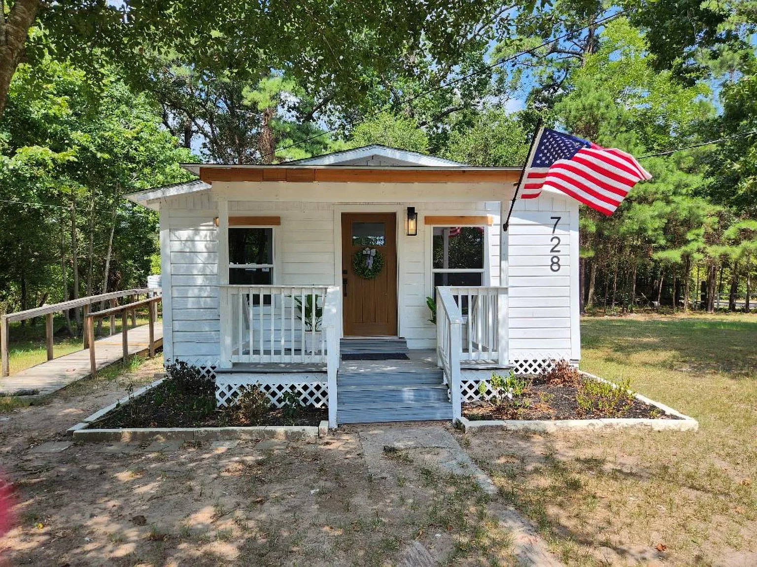 3 bed, 1.0 bath, 792 sqft, $1,550 — Photo 1