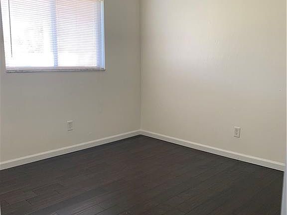 3rd image of 1804 Country Club Blvd
