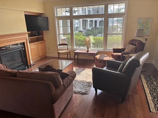 50 Lakeside Dr #C101 — Photo 4