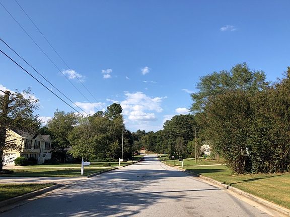 4th image of 2119 Amherst Trl SE