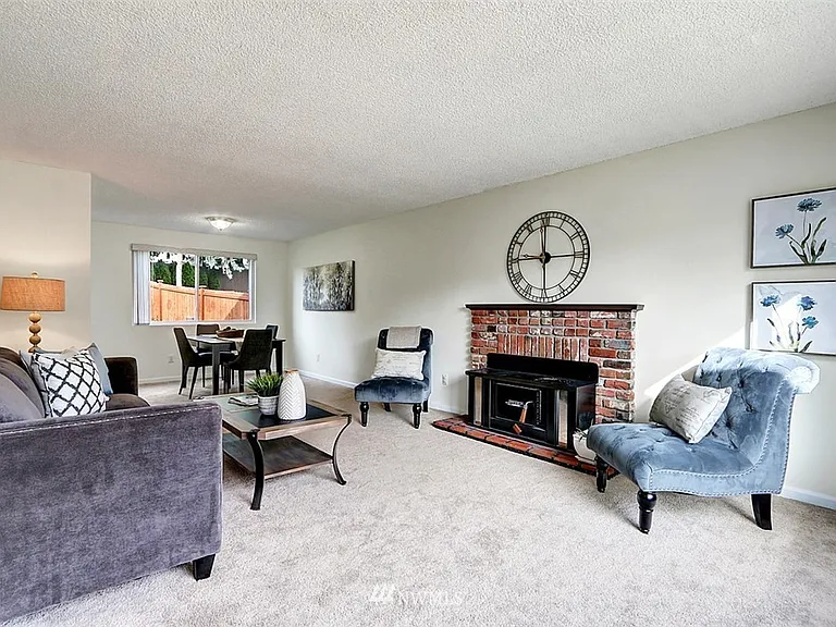 1606 Lake Youngs Way SE — Photo 4