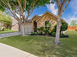 975 Crockett Dr, Lavon, TX 75166