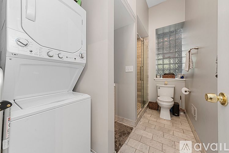1st image of 1436 W Erie St APT 1C