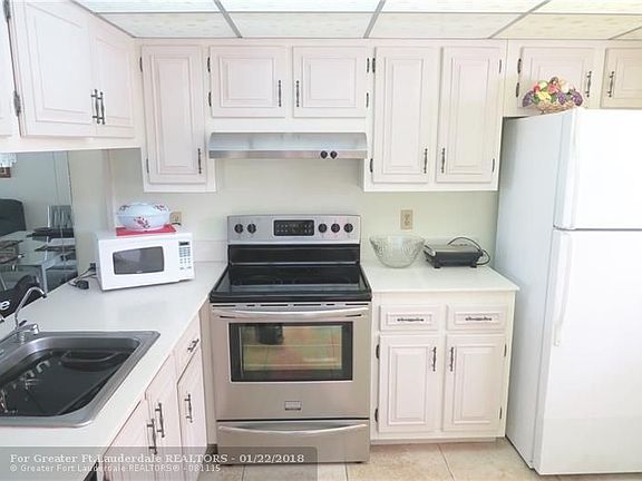 3rd image of 2701 Nassau Bnd APT G2