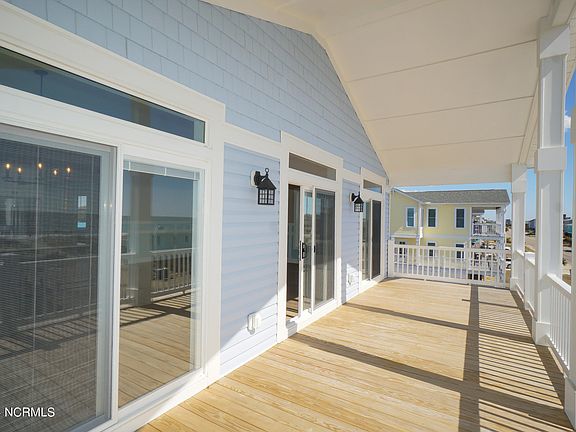 4th image of 102 W Beach Drive