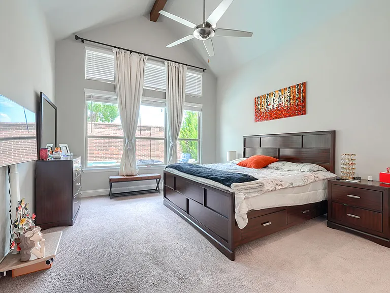 2446 Bainbridge Dr — Photo 11