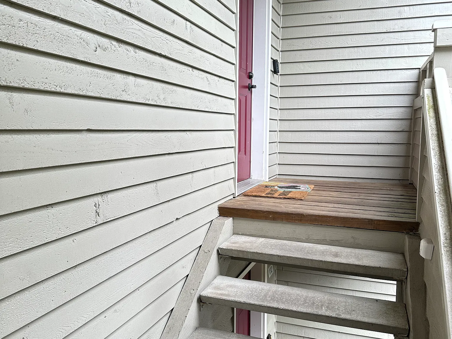 9009 Avondale Rd NE — Photo 3