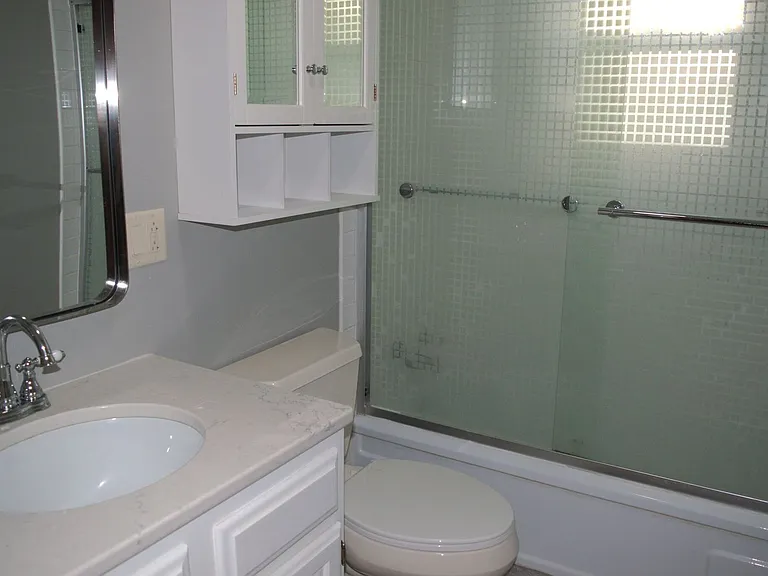 416 Victoria Dr — Photo 17