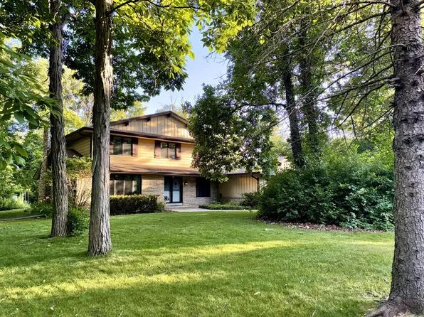 12785 W Bobwood ROAD, New Berlin, WI 53151
