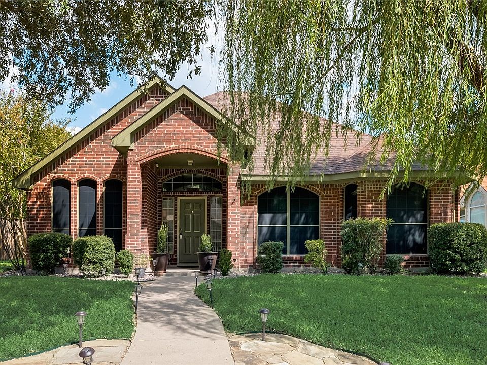 1st image of 2612 Hyacinth Dr