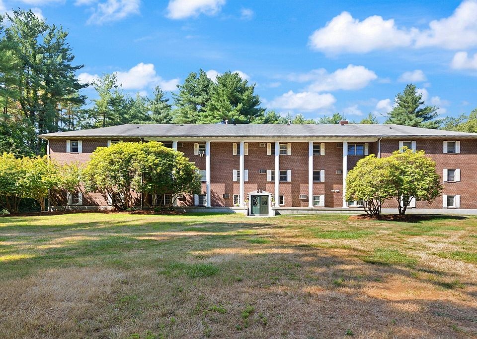 1st image of 420 Great Rd APT B3