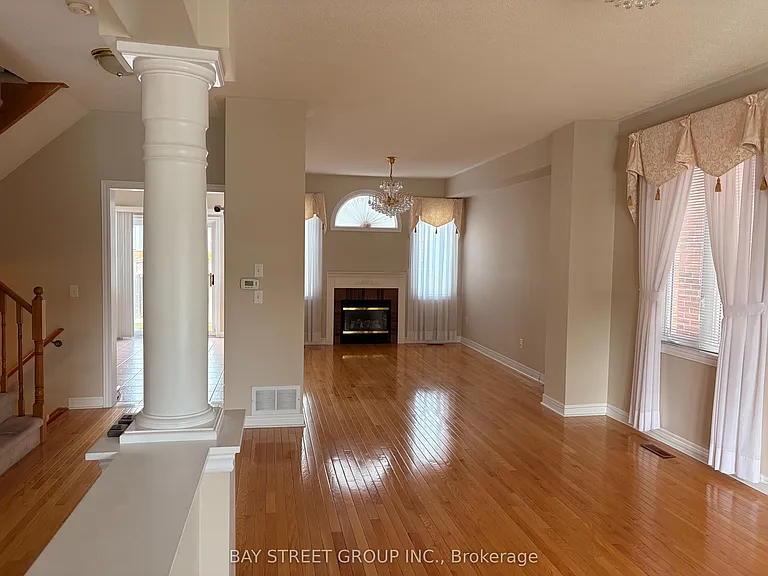 211 Stonebridge Dr — Photo 4