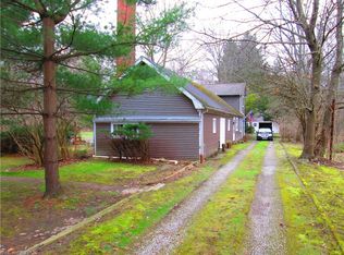 9072 Columbia Rd, Olmsted Falls, OH 44138