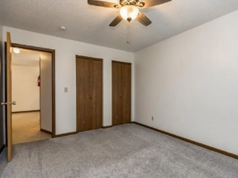 Dodge Street Apartments — Photo 7