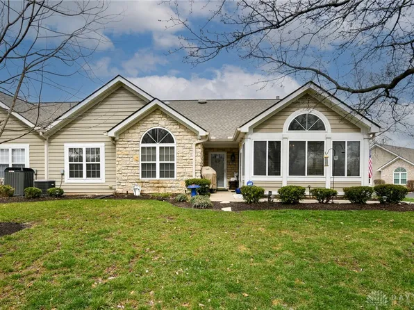 74 Edinburgh Village Dr, Dayton, OH 45458