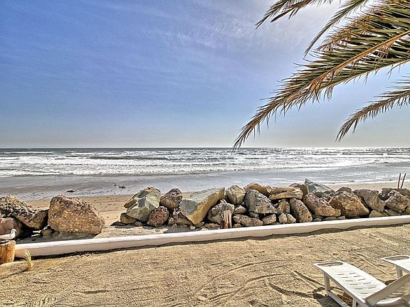 4th image of 2854 W Pacific Coast Hwy