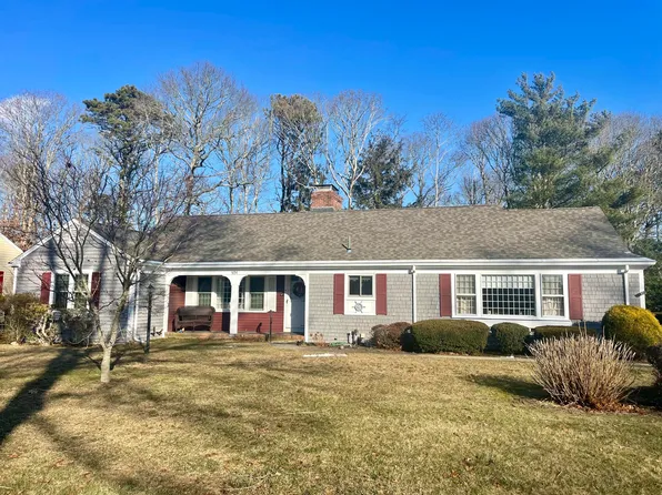 101 CHIPPING GREEN Circle, South Yarmouth, MA 02664